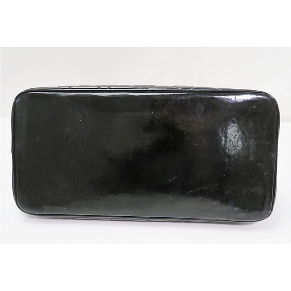 Chanel Glossy Black Quilted Shoulder Bag - Picture 6 of 12